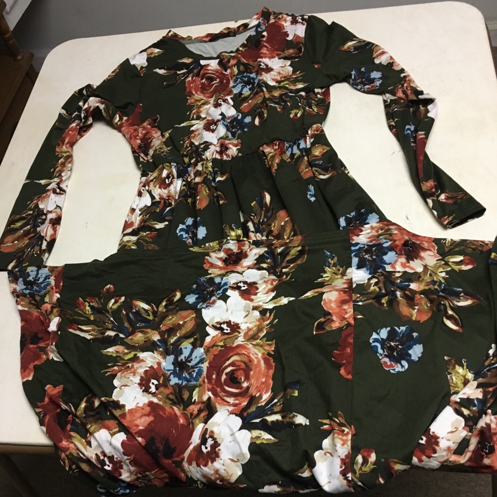 Long Fall  Maxi Dress with pockets size medium
